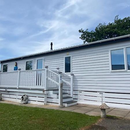 Lodge On The Lake At Lakeside Holiday Park Chichester Eksteriør billede