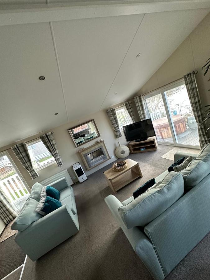Lodge On The Lake At Lakeside Holiday Park Chichester Eksteriør billede